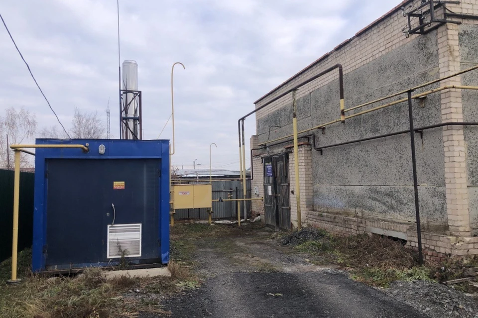 Новая блочно-модульная котельная (слева) стоит вблизи старой. Фото: предоставлено "Комсомолке"
