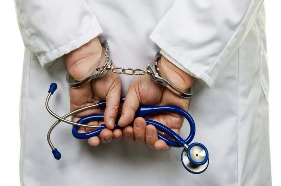 В Молдове суд приговорил медика за халатность к 1 году и 6 месяцам лишения свободы условно. Фото:соцсети