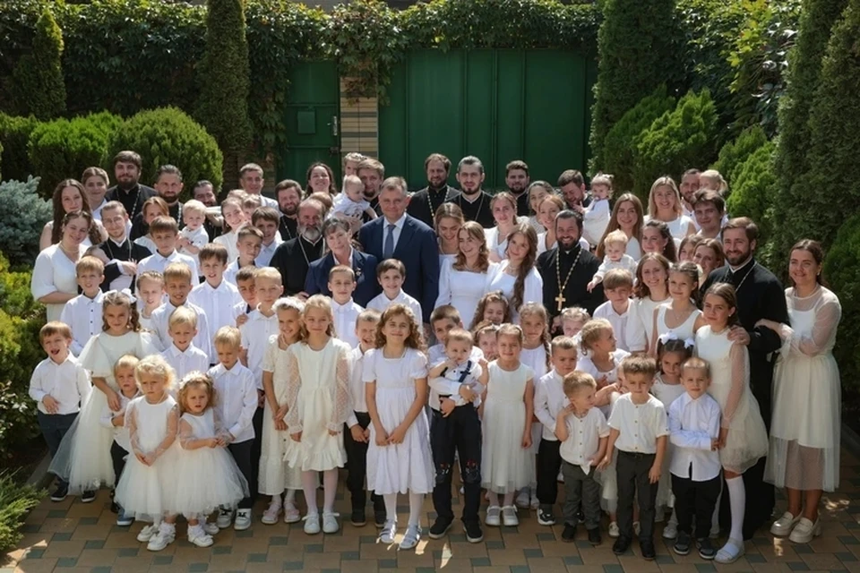 В семье Осяк в Ростове после смерти матери-героини родился 64 внук. Фото: пресс-служба губернатора Ростовской области