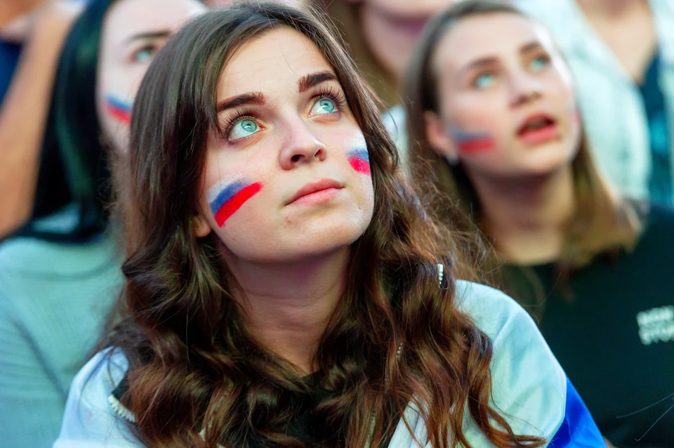 Кипрские фанаты вывесили флаги России и СССР на матче с киевским «Динамо»