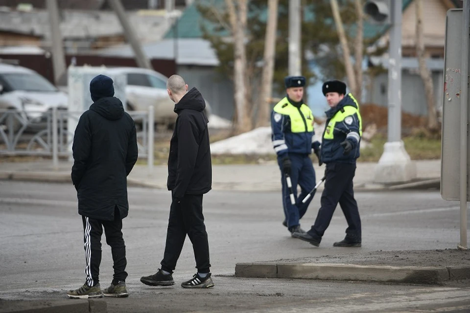 Оказавшись в контакте с любыми сомнительными знакомыми, нужно обратиться в полицию. Фото: Алексей Булатов