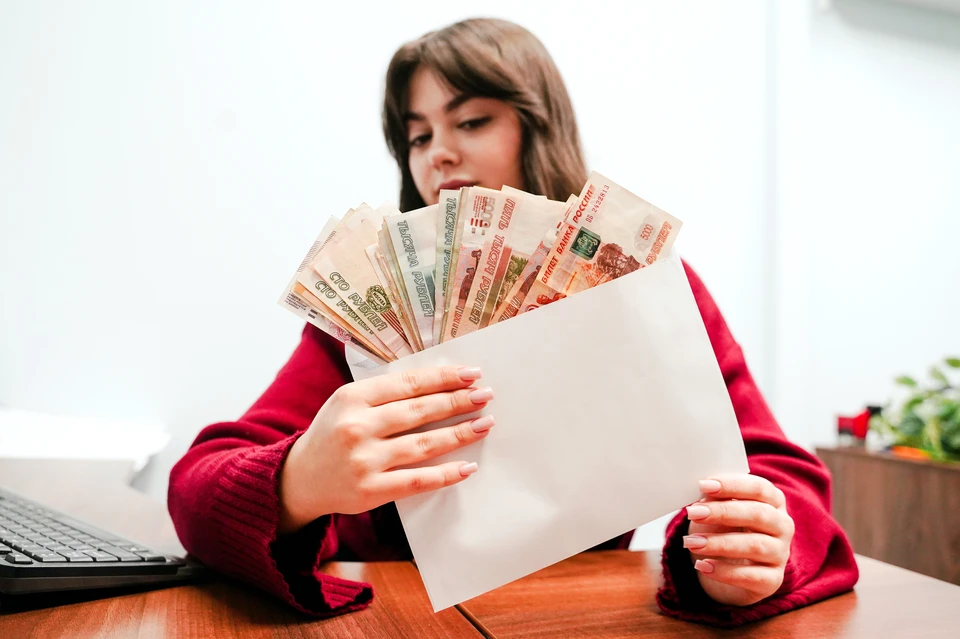 Повышение МРОТа способствует обелению заработной платы