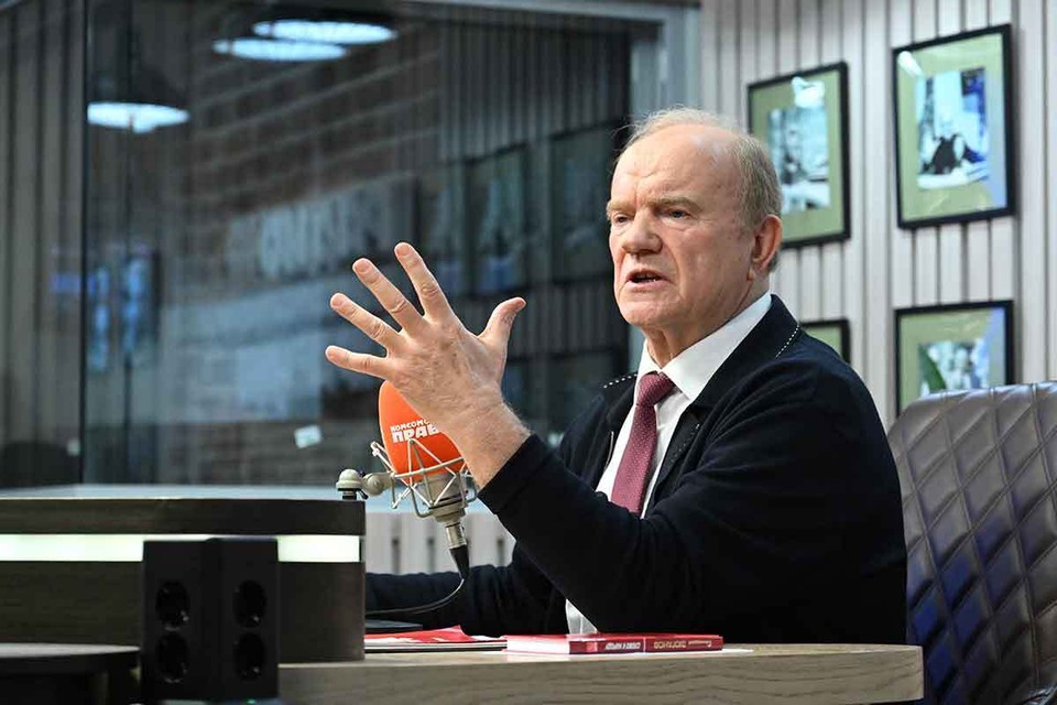 Геннадий Зюганов: В 41-м к Москве подошли сибирские дивизии и закололи в штыковой каждого второго фашиста