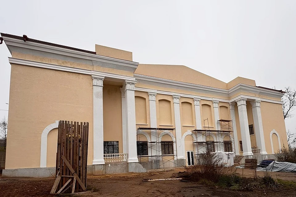 В Мариуполе завершено устройство новой кровли на восстанавливаемом ДК «Чайка». Фото: ППК «Единый заказчик»