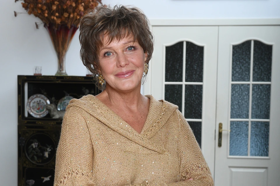 Актриса Елена Проклова