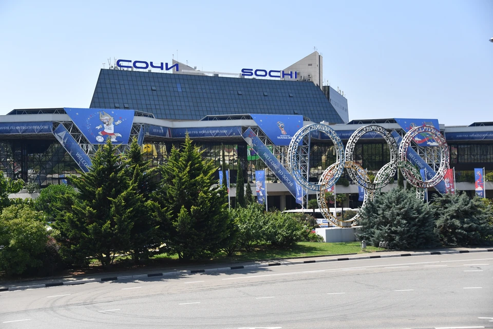 Сочи временно прекращает авиасообщение