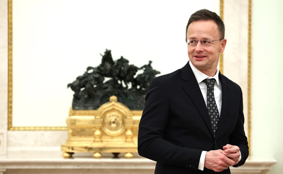 Сийярто рассказал о подготовке Европы к войне с РФ