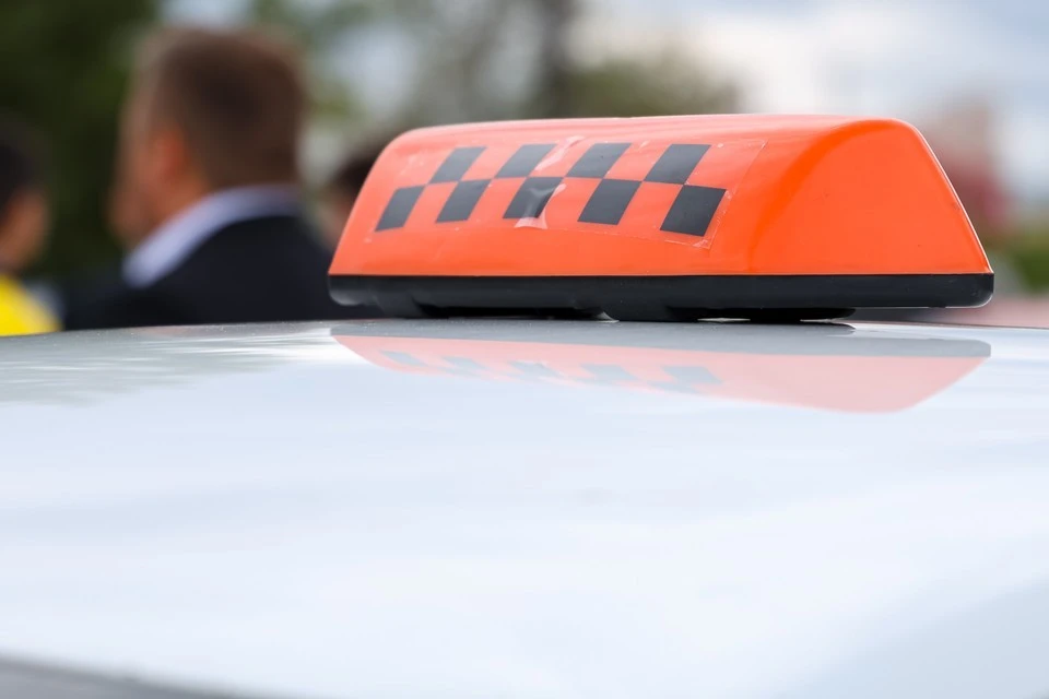 В Госдуме хотят отменить обязательные медосмотры для самозанятых таксистов