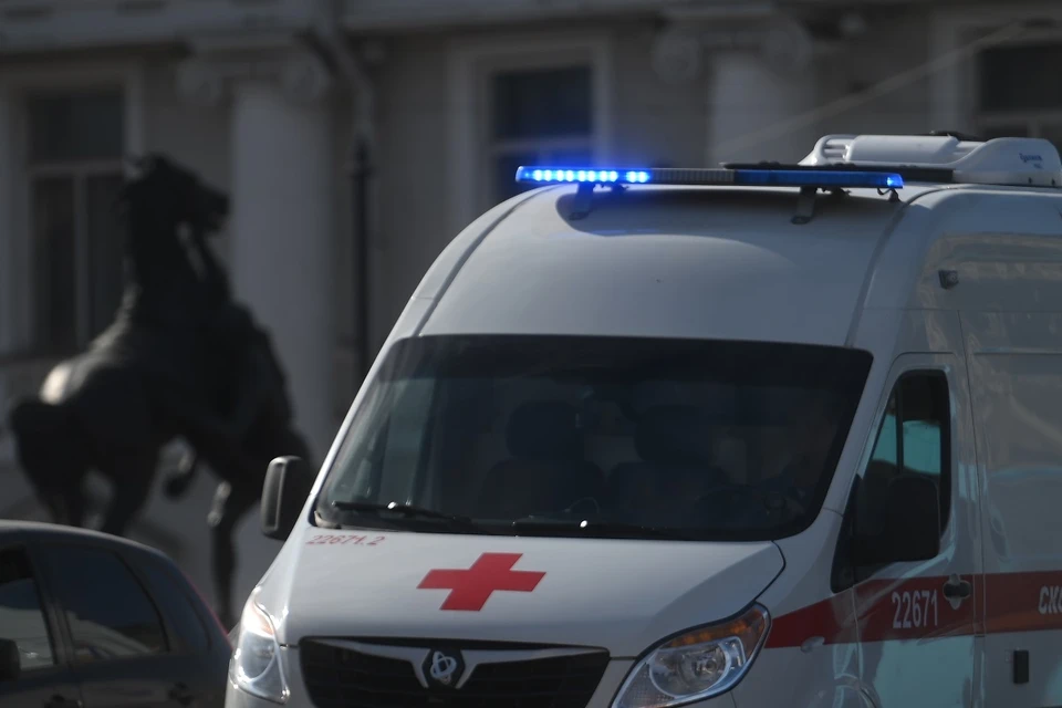 Работодатель оказывает помощь сотруднице с лечением.