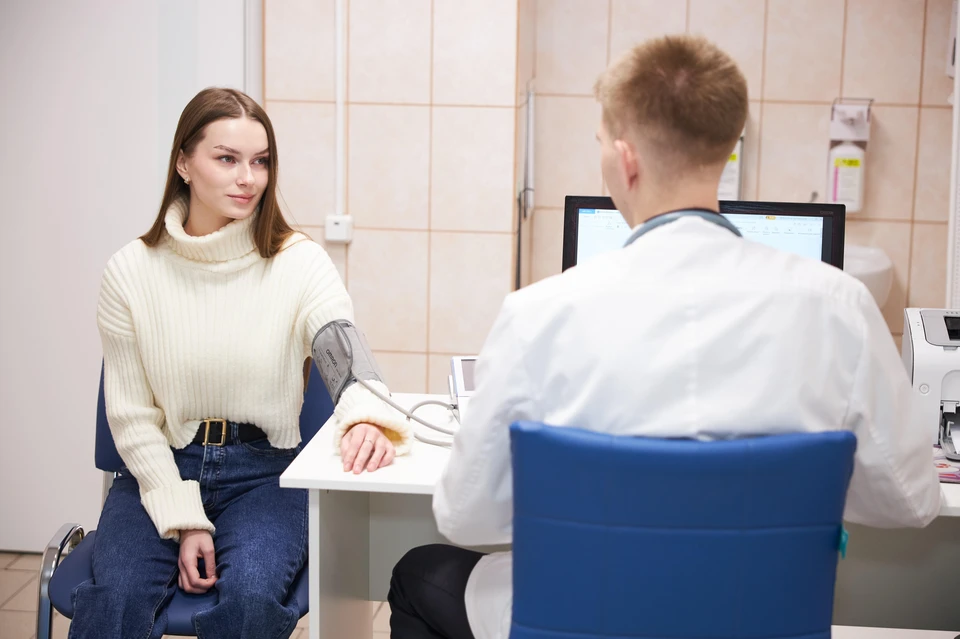 На нормализацию давления могут повлиять снижение веса, увеличение физической активности