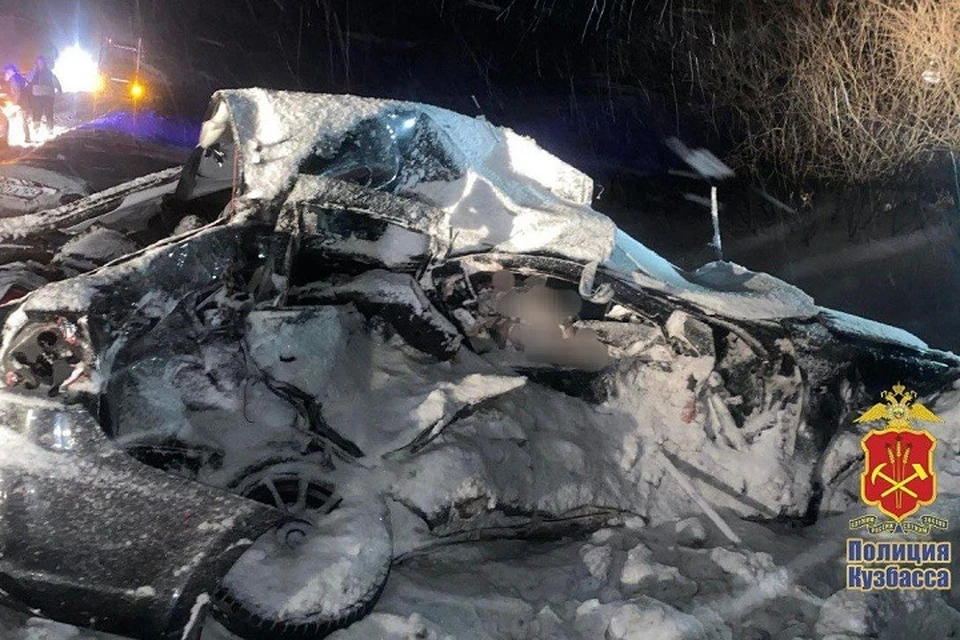 Три человека погибли в лобовом столкновении в Кузбассе. Фото: Полиция Кузбасса