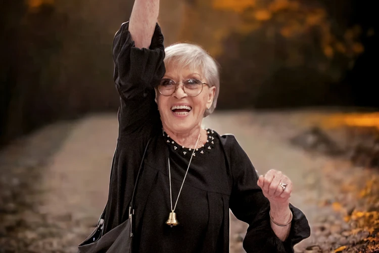 Живет на даче, нянчится с правнуками и дружит с Цискаридзе: Легендарной Алисе Фрейндлих - 91 год