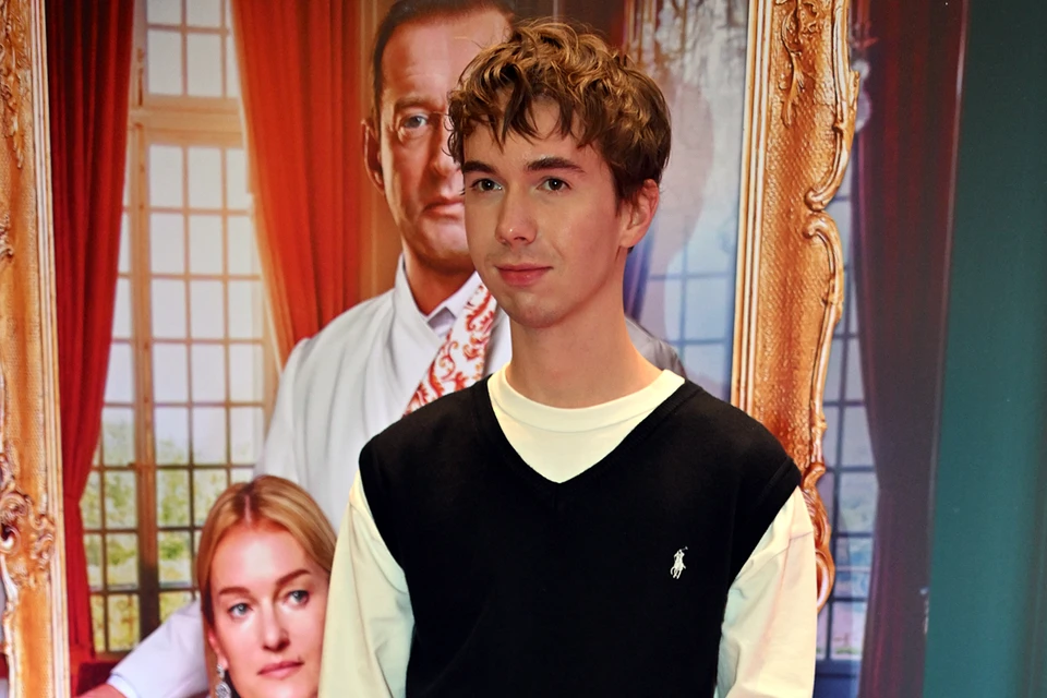 Актер Денис Власенко