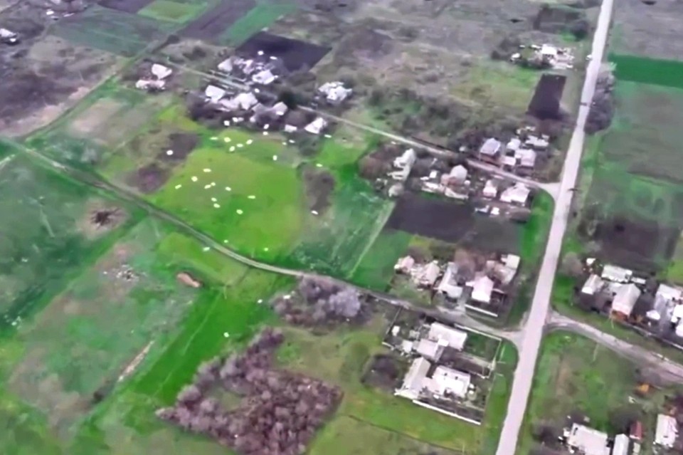 Над Гуляйполе рвутся снаряды с листовками