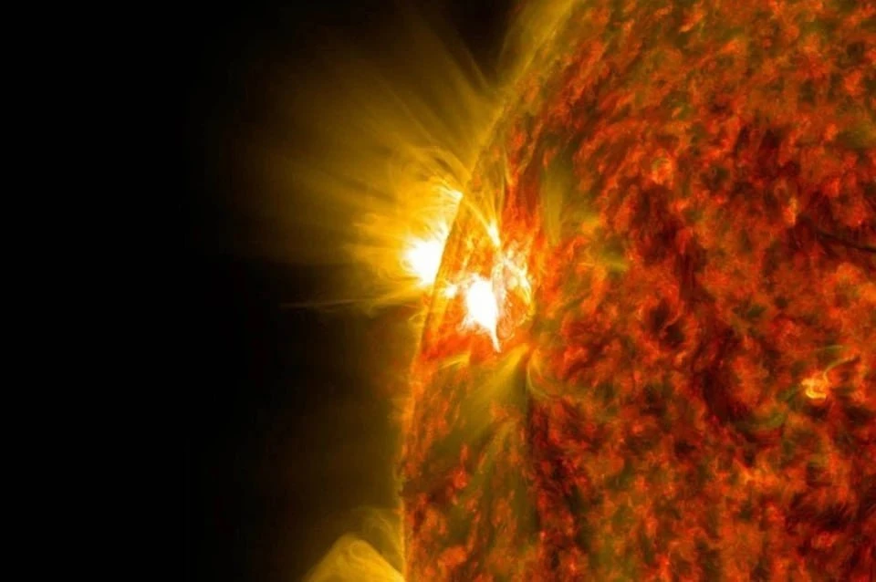 Когда Землю накроет облако плазмы: ИКИ РАН рассказал о последствиях мощной вспышки на Солнце