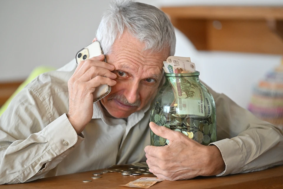 Трое ульяновских пенсионеров лишились миллиона рублей после общения с мошенниками