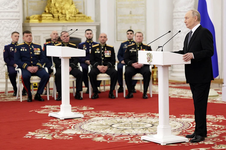 «Проломивший» фронт генерал стал Героем России: награду вручил Владимир Путин