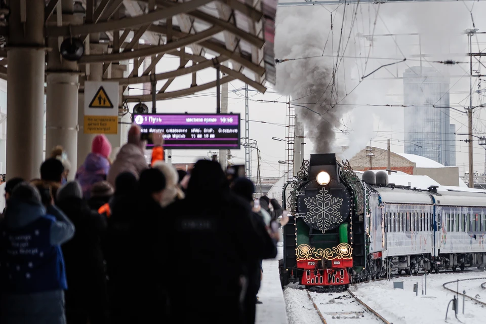 Дети до пяти лет в вагон Снежной королевы могут зайти в сопровождении одного взрослого