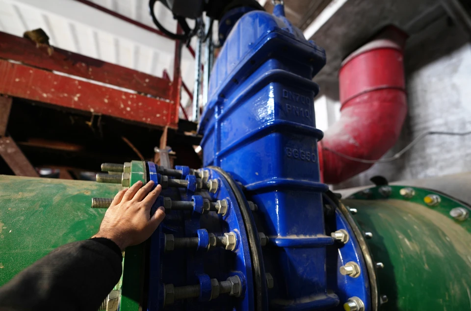 Восстановленная насосная станция Павлопольского водохранилища впервые запитала новый водовод