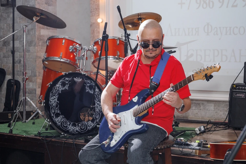 Известный рок-музыкант и гитарист из Башкирии Артур Аюпов скончался в больнице на 54-м году жизни. Фото: личный архив героев публикации