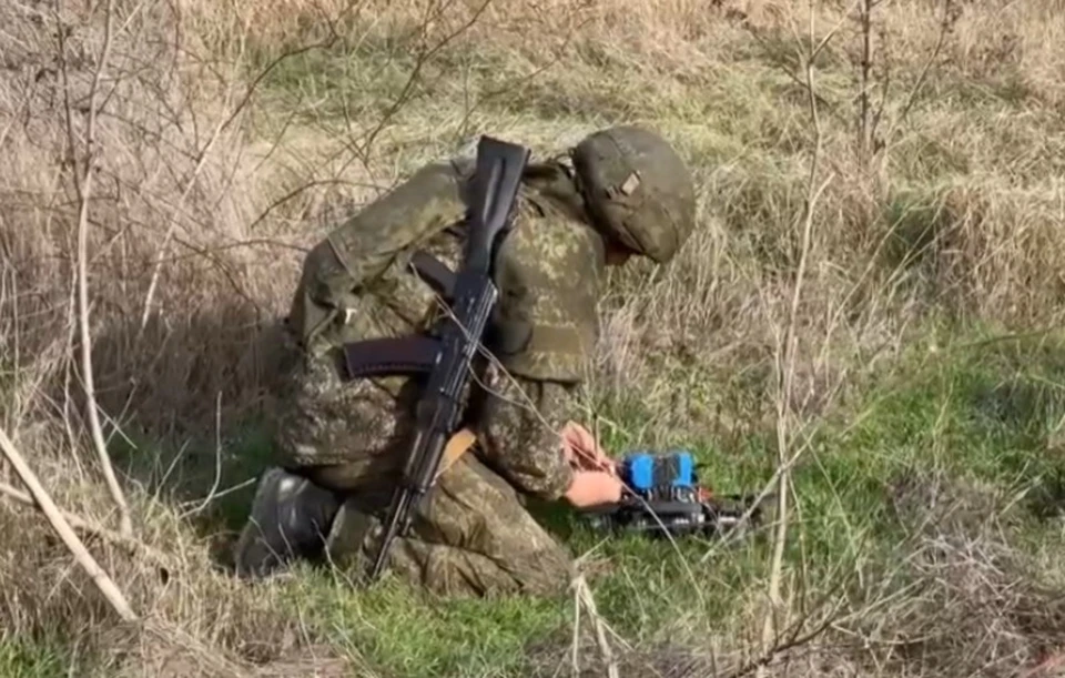 Расчёт ударных БПЛА ВС РФ уничтожил бронетранспортер Viking и склад продовольствия ВСУ