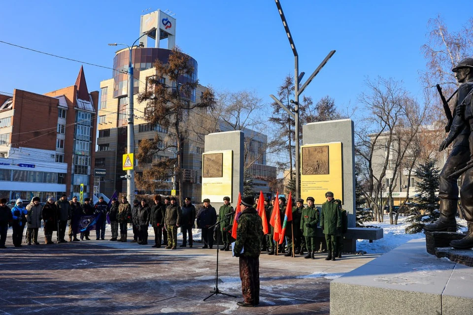 В Иркутске прошел митинг в честь годовщины боевых действий на Северном Кавказе. Фото: пресс-служба администрации Иркутска