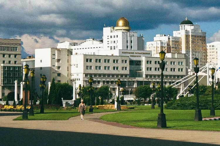 Город первого салюта