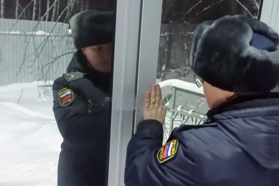 Двери центра опечатали. Фото: ГУФССП по Челябинской области
