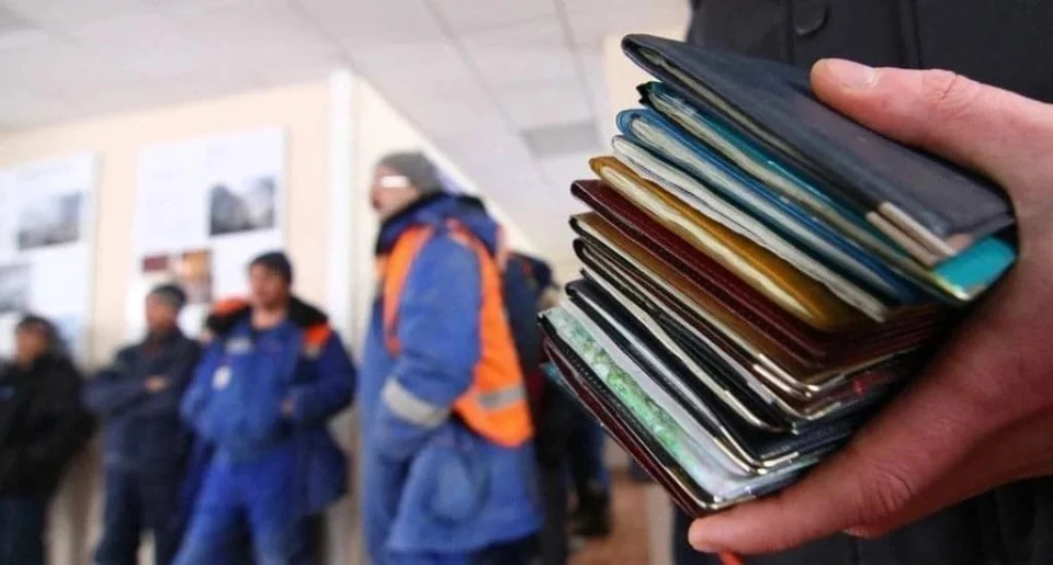 В Калуге раскрыли схему фиктивной регистрации иностранцев.