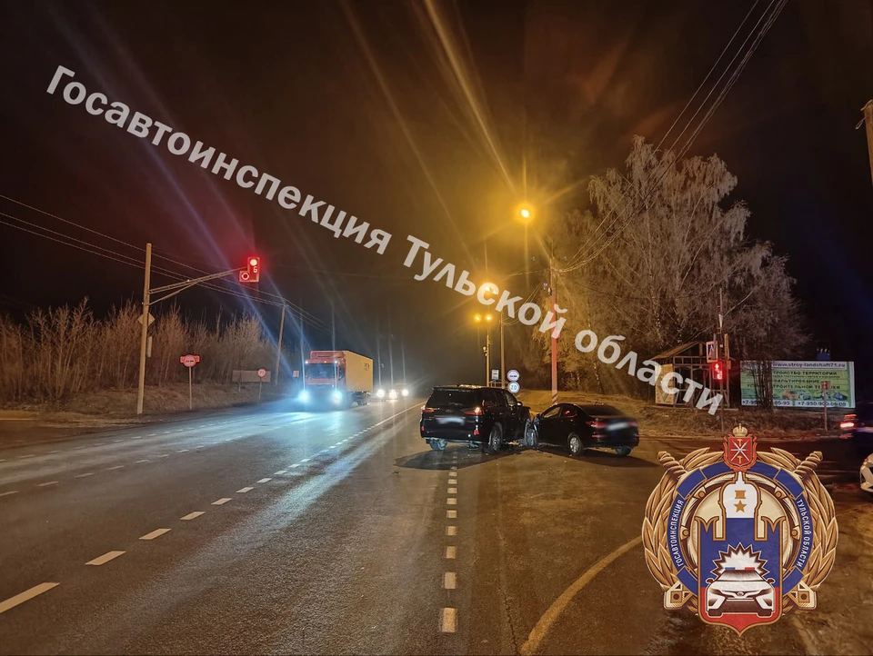 «Киа» столкнулся с «Лексусом» на трассе под Тулой