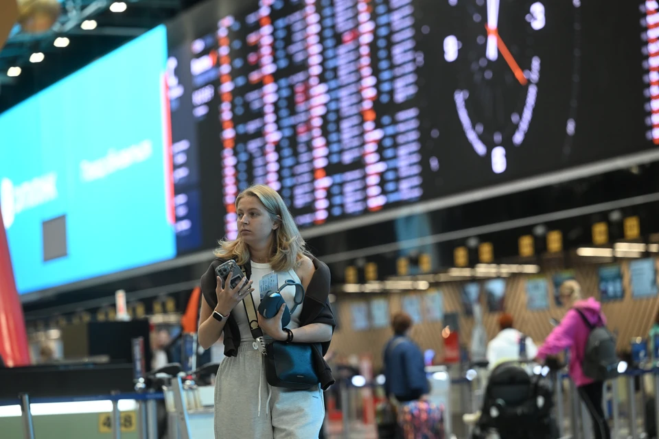 Рейс S7 из Надыма в Новосибирск сел в Барнауле из-за сильного бокового ветра до 20 м/с