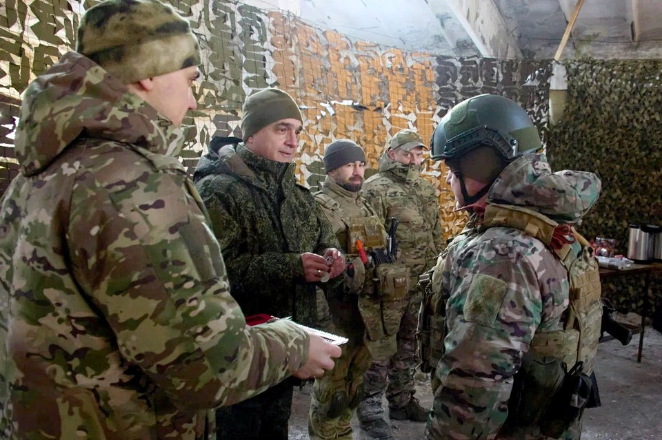 Добровольцам вручили награду - символ единства народного ополчения