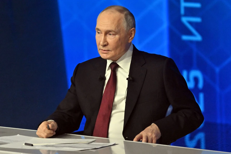 Путин и Жапаров провели телефонный разговор