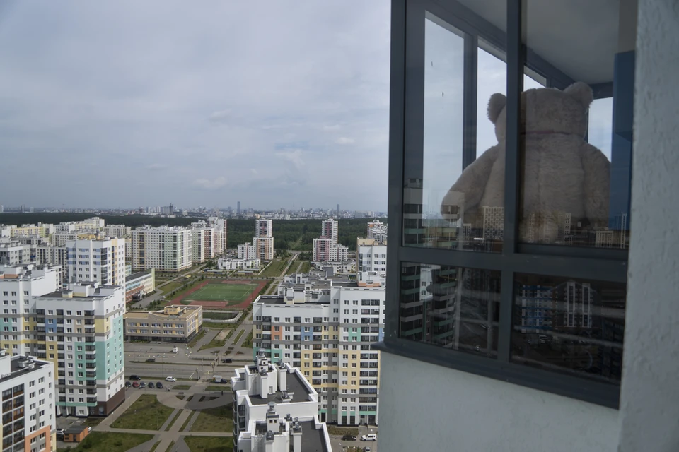 Балкон — не личная территория: за что хозяин квартиры может получить штраф