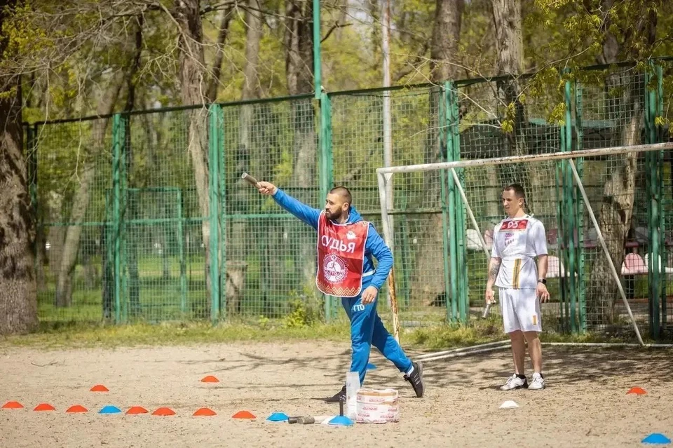 На спортивном марафоне участники проходят тестирование по сдаче норм ГТО. Фото - канал в МАХ Евгений Балицкого