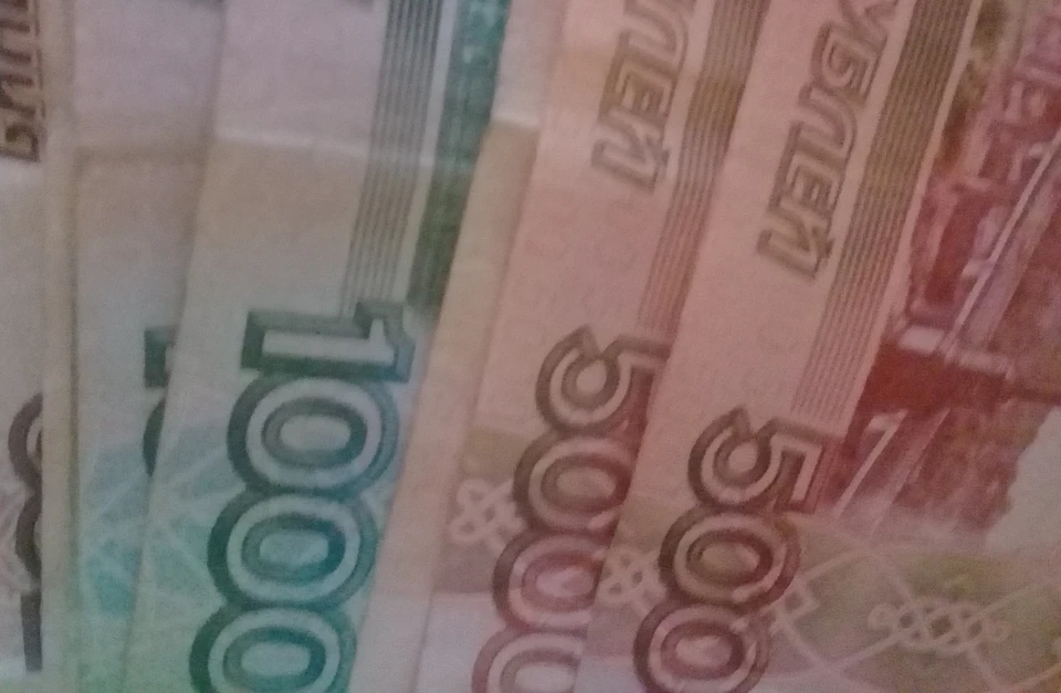 Хотя полицейский разъяснял, что данные действия являются уголовно-наказуемыми, но обвиняемый положил на его рабочем столе 50 тысяч рублей.