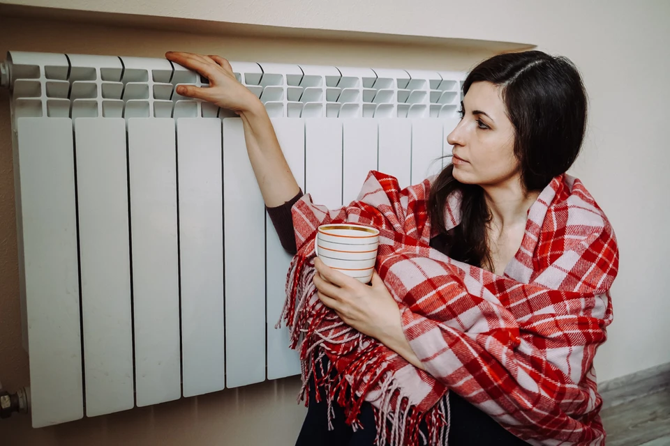 В МКД могут снова подключить тепло, если в доме есть работающий прибор учета, а в трубах еще не слили теплоноситель