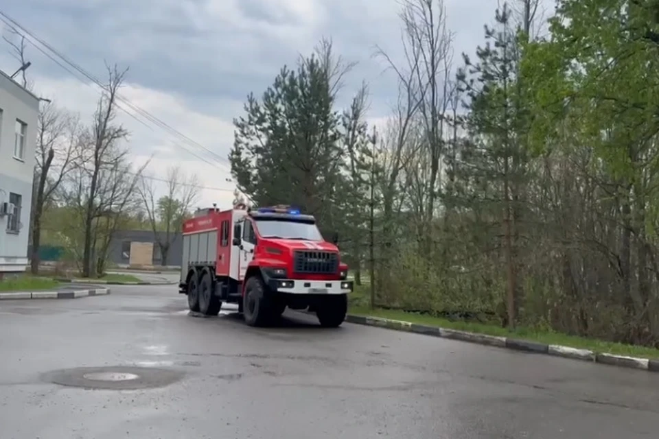 Пожарные расчеты прибыли на место немедленно.