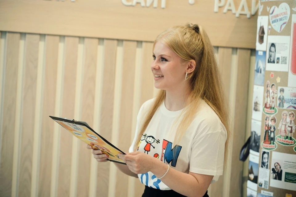Полина Васильева предлагает разместить арт-объект, Пышку, в сквере рядом с Конюшенной площадью. Фото предоставлено пресс-службой «Детского радио».