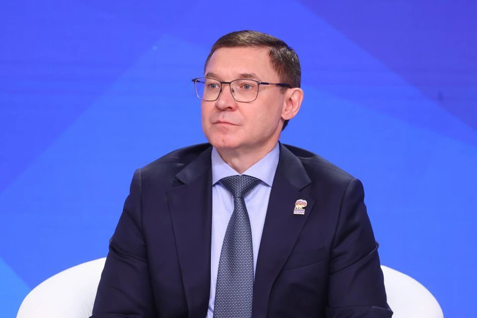 Секретарь генсовета «Единой России» Владимир Якушев подчеркнул: партия ждет от своих кандидатов максимально активного общения с избирателями. Фото: ER.RU.