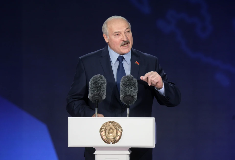 Лукашенко назвал болтовней слова Зеленского о втягивании Белоруссии в конфликт