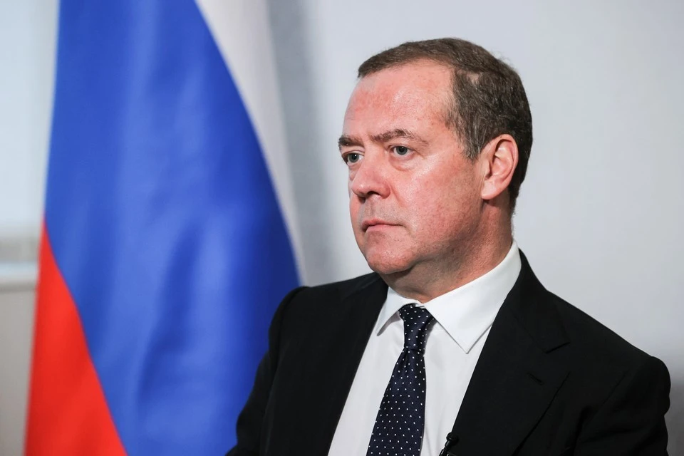 Медведев назвал Зеленского уродом за торжественное перезахоронения фашистов ОУН*. Фото: Екатерина Штукина/POOL/ТАСС