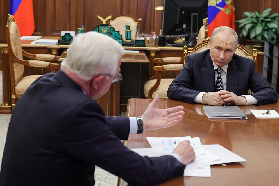 Владимир Путин и Александр Шохин во время встречи в Кремле. Фото Вячеслав Прокофьев/пресс-служба президента РФ/ТАСС
