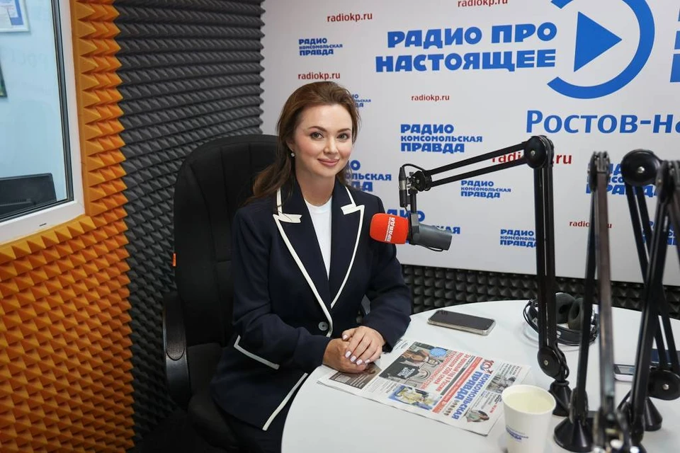 Лидия Новосельцева пожелала успехов выпускникам при сдаче ЕГЭ. Фото: Дмитрий Ковалев, пресс-служба Ростовской-на Дону городской Думы.