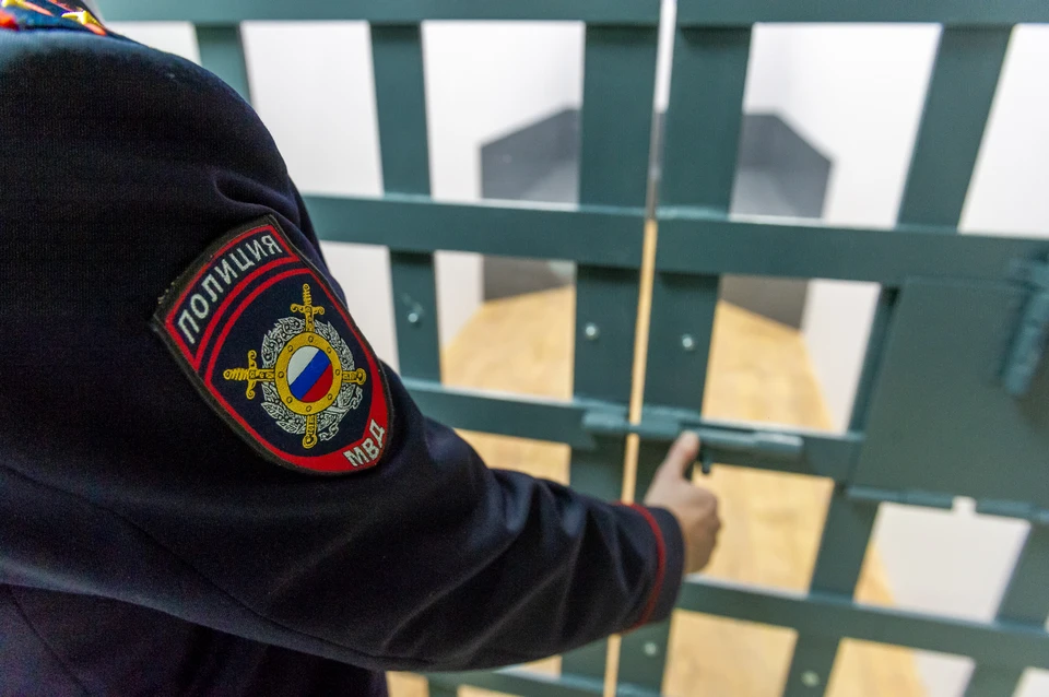 При поддержке сотрудников ГУ МВД по Пермскому краю беглеца удалось задержать и поместить под стражу.