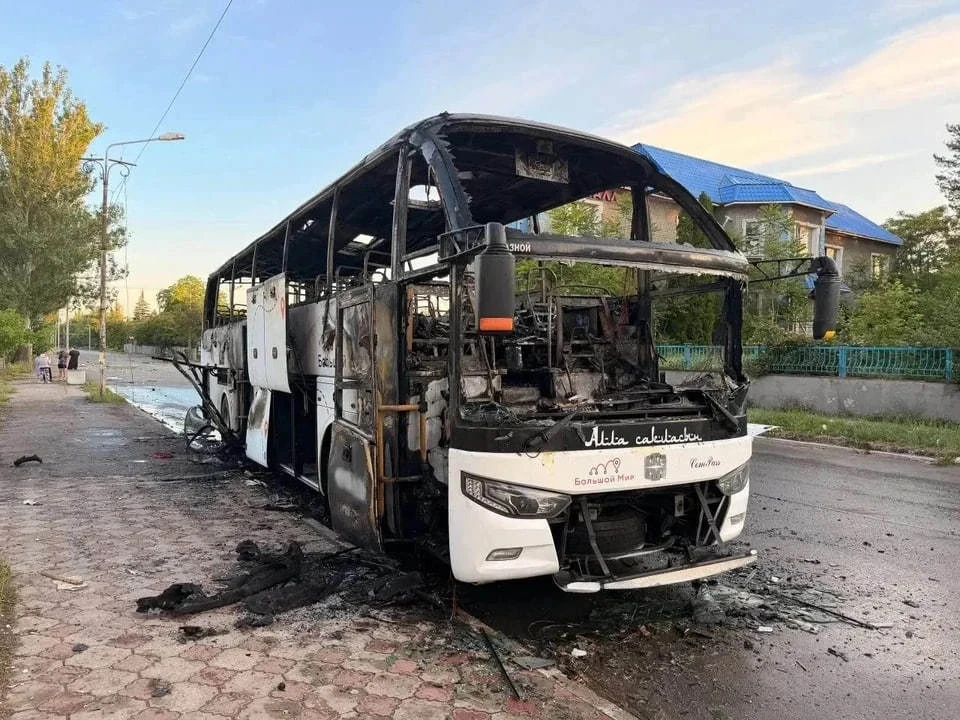 Число пострадавших при атаке ВСУ на автобус в ДНР увеличилось до 20 человек