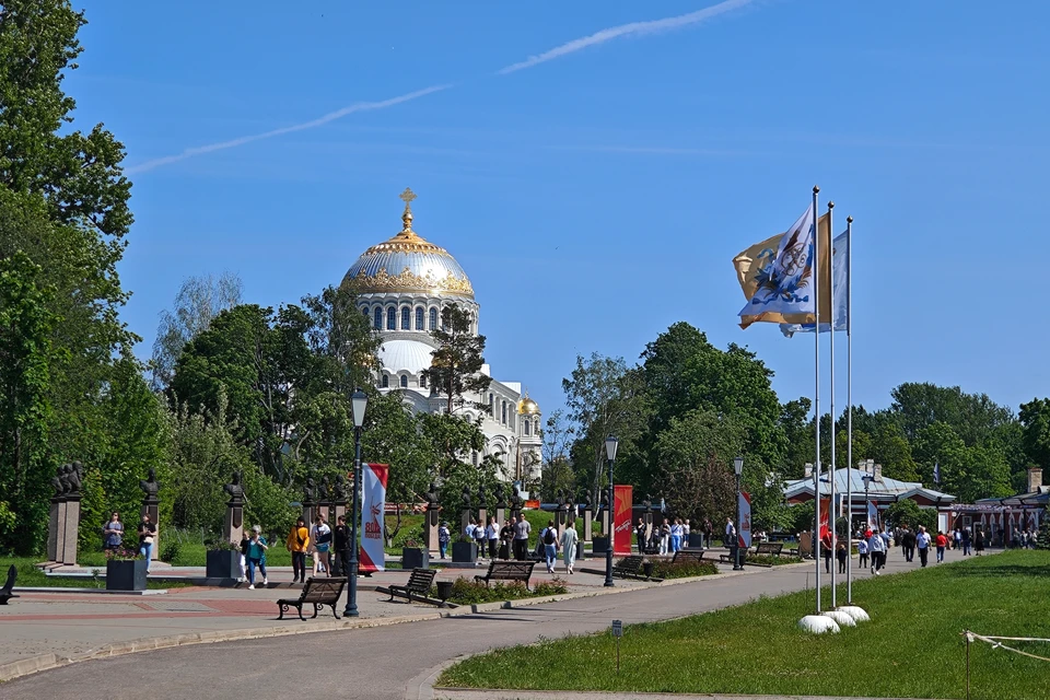 Кронштадт закрыли на въезд и выезд утром 6 июня.