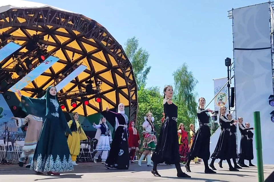 Погода в праздник радуется вместе с томичами. Фото: канал Дмитрия Махини в «Максе»