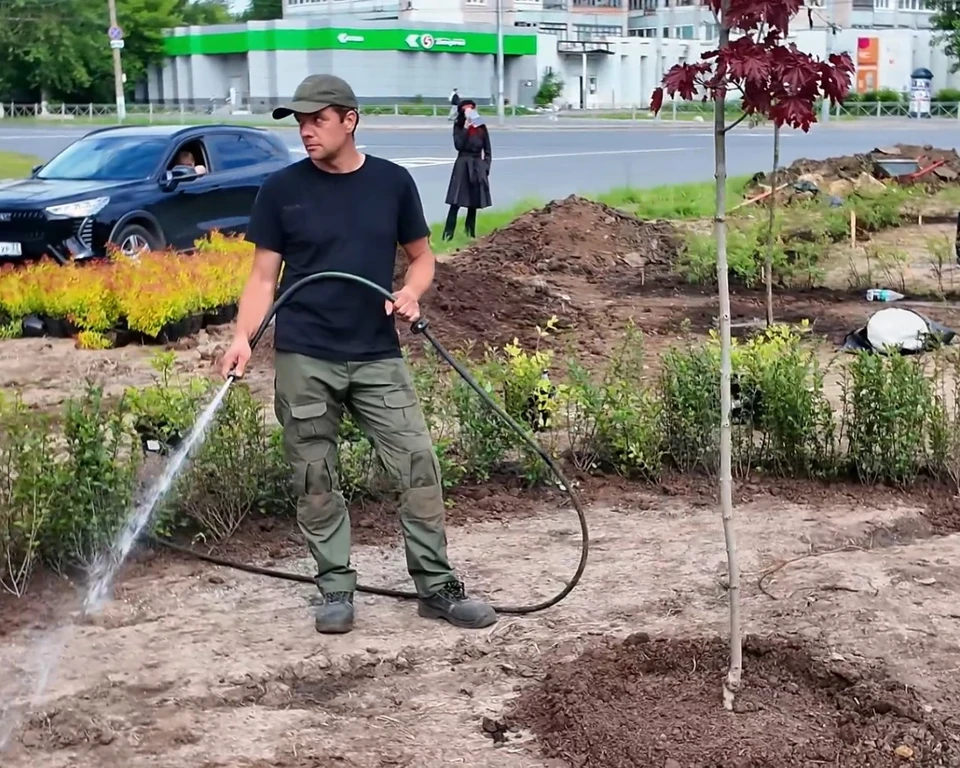 Кадр из видео с официальной страницу МКУ "Зеленый город" в ВК.