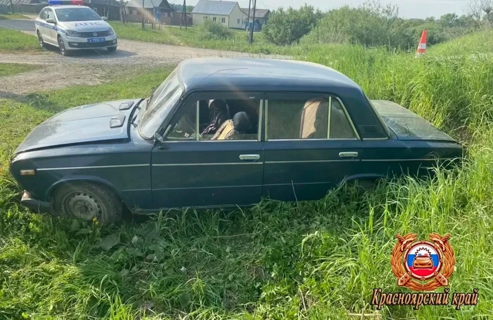 Отец с тремя детьми съехал в кювет под Красноярском и пропал после ДТП. Фото: краевая Госавтоинспекция